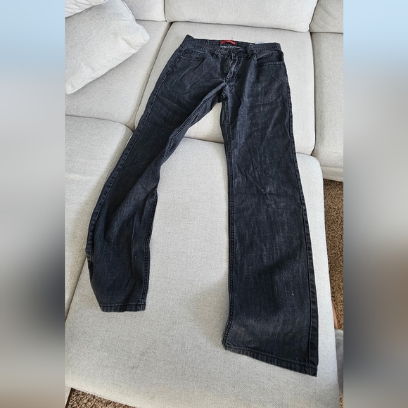 Guess 32X32 - Picture 1 of 3